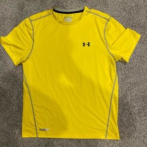 Men’s underarmour yellow shirt size XL